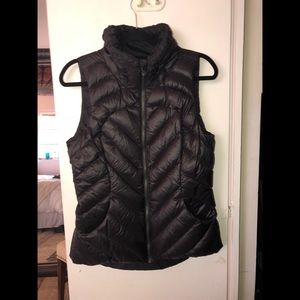 Lululemon down, fitted vest